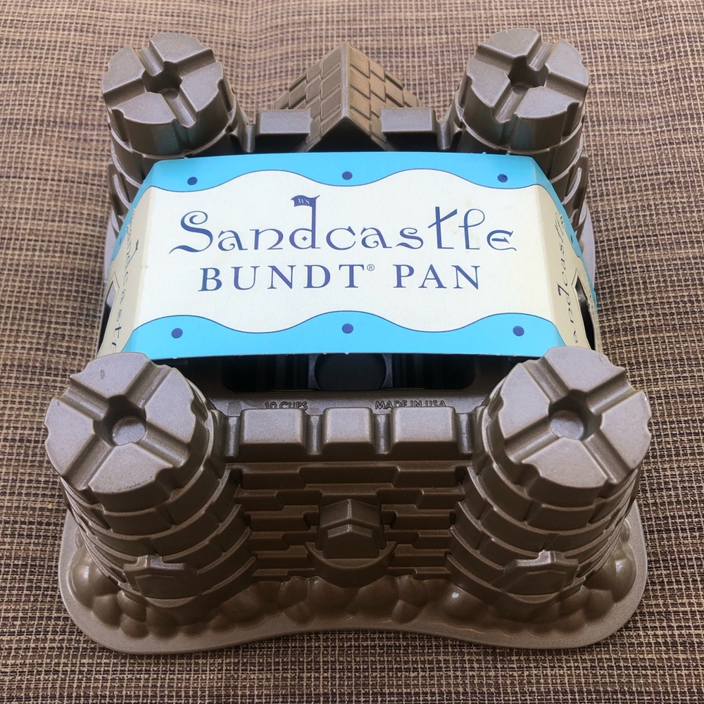 NWT Williams Sonoma NordicWare Sandcastle Bundt Pan
